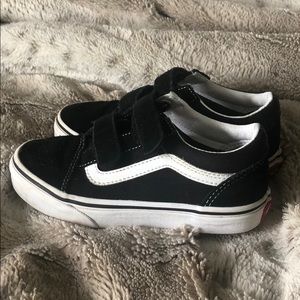 Boys Vans slip on shoes